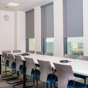 Rèm cuốn văn phòng giá rẻ hãng Fivestar mã RCW008