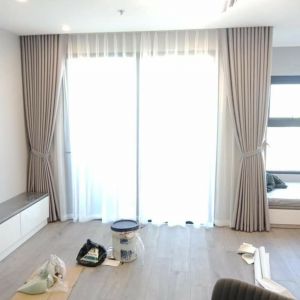 Rèm vải màu ghi sáng đẹp cho phòng khách chung cư WRV06