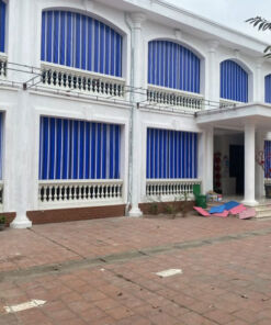 Bạt cuốn che nắng mưa giá rẻ cho trường học