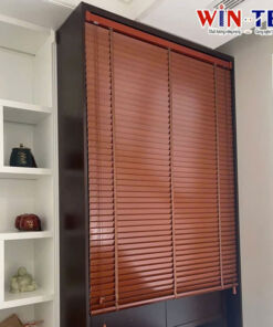 Rèm sáo gỗ che bàn thờ