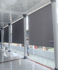 Lắp đặt bạt cuốn ban công che nắng mưa